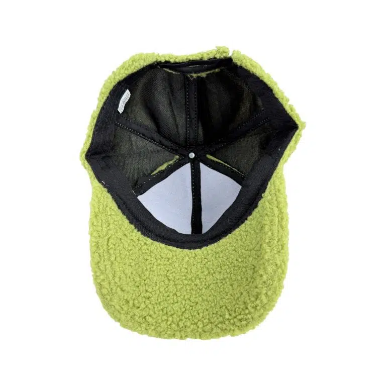 Gorra Sintética Estilo Borreguito con Colores Lisos y Efecto Peluche para Mujer - Imagen 8
