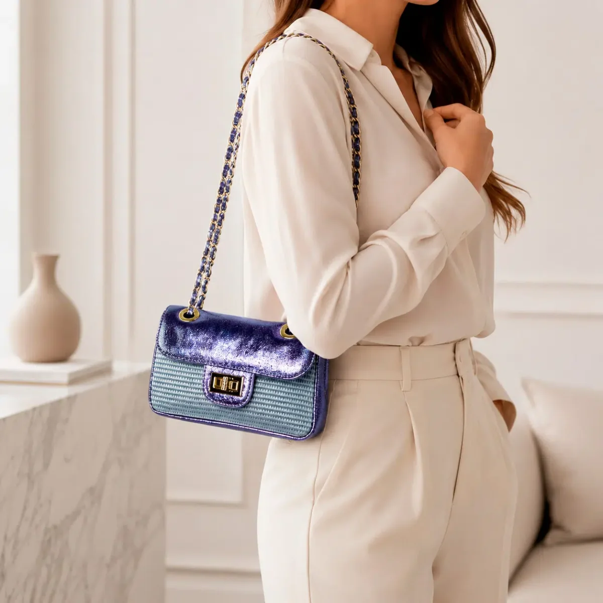 Bolso Bandolera de Rafia y Piel Metalizada con Asas Largas Ajustables Mujer - Imagen 2