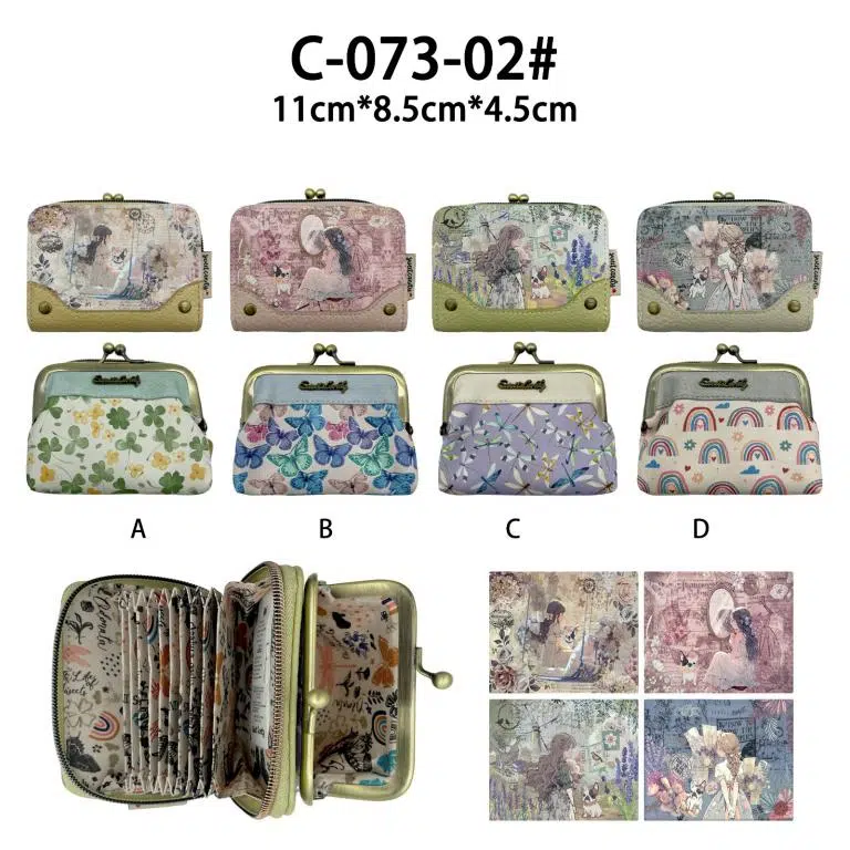 Monedero Sintético con Diseño Muñeca Sweet Candy, Cierre de Click y Cremallera para Mujer