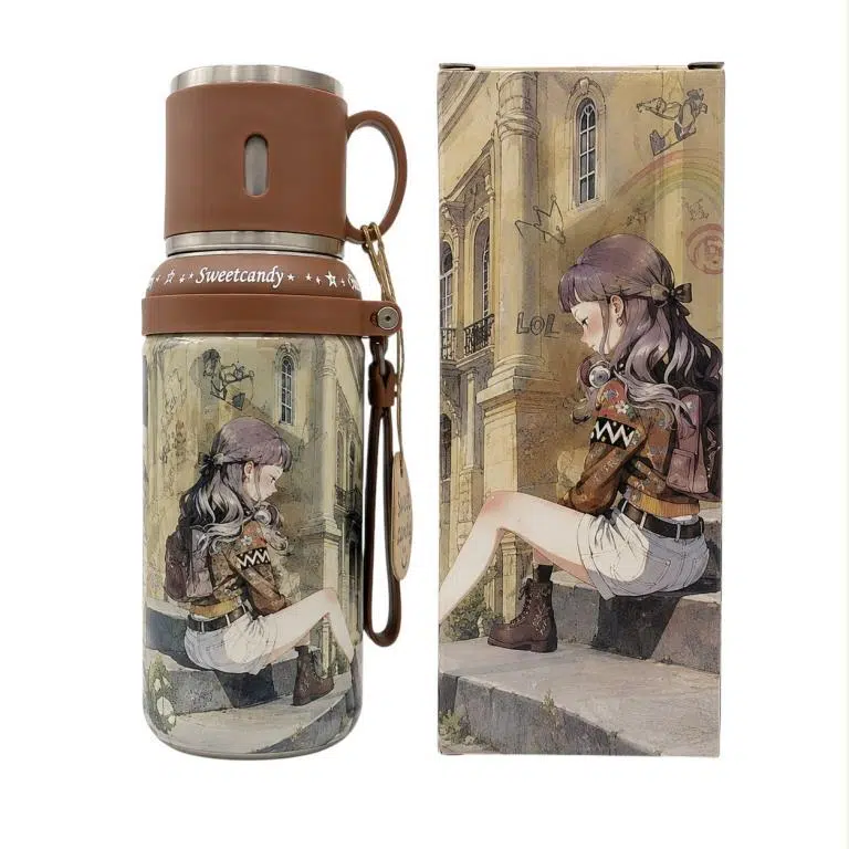 Botella Termo 650ml para Mujer con Diseño de Muñeca Sweet Candy, 2 Tapones y Asa Corta - Imagen 2