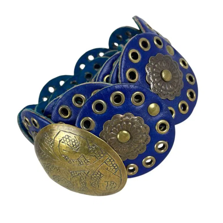 Cinturón Artesanal de Piel Con Bonito Diseño de Flores y Estilo Exclusivo para Mujer - Imagen 3