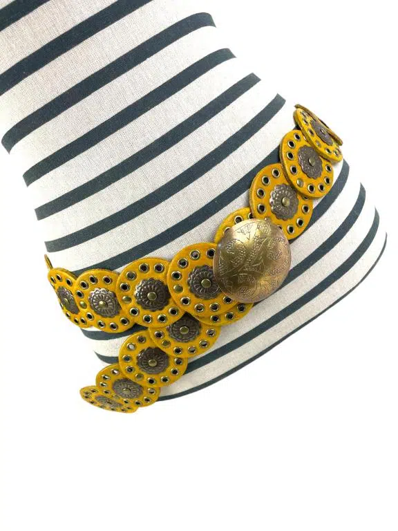 Cinturón Artesanal de Piel Con Bonito Diseño de Flores y Estilo Exclusivo para Mujer - Imagen 7