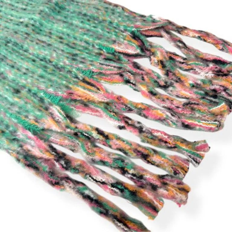 Elegante Bufanda de Lana para Mujer con Flecos Multicolores y Precioso Diseño - Imagen 6