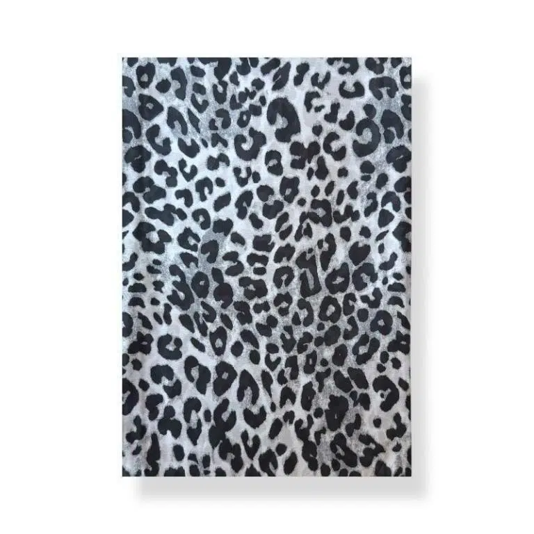 Amplia Bufanda de Seda para Mujer con Bonito Diseño Animal Print - Imagen 5
