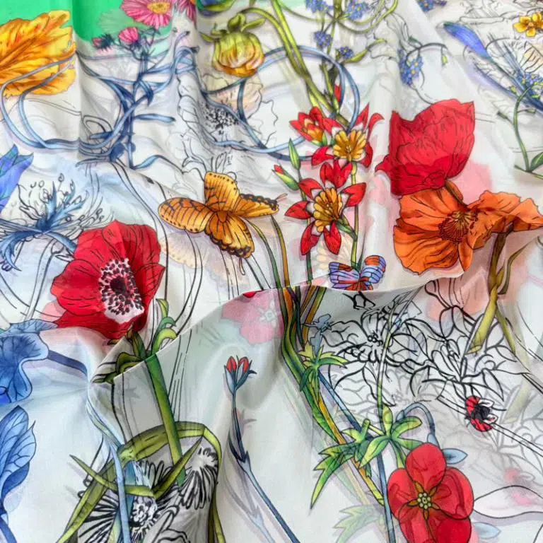 Bonita Bufanda para Mujer en Seda 100% con Diseño Primaveral y Gran Calidad - Imagen 4