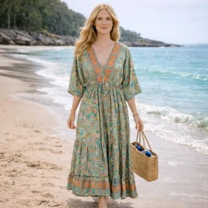 Vestido Largo Artesanal de Seda para Mujer con Diseño Multicolor y Cierre de Tira en Cuello