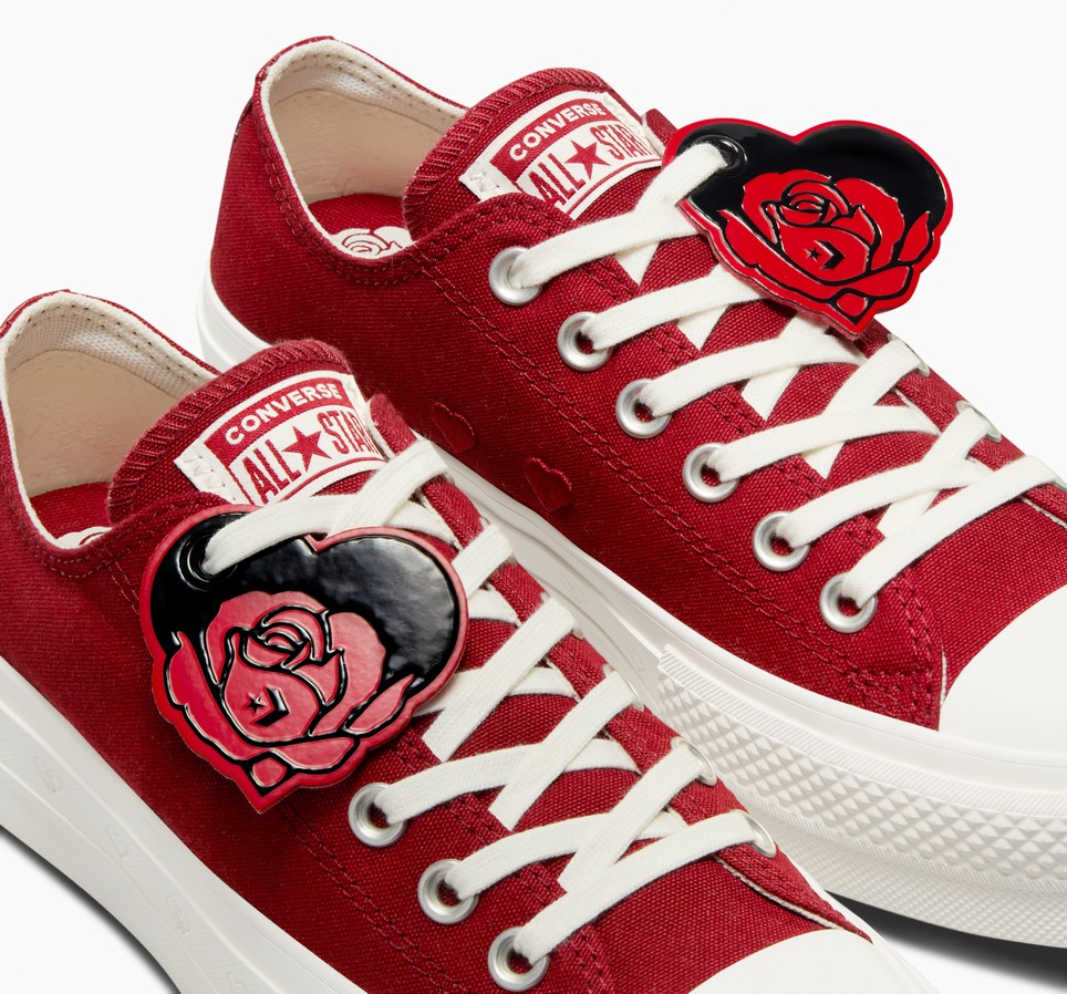 CONVERSE – Zapatillas Converse Plataforma Mujer Rojas Corazones Edición Especial A13653C - Imagen 4