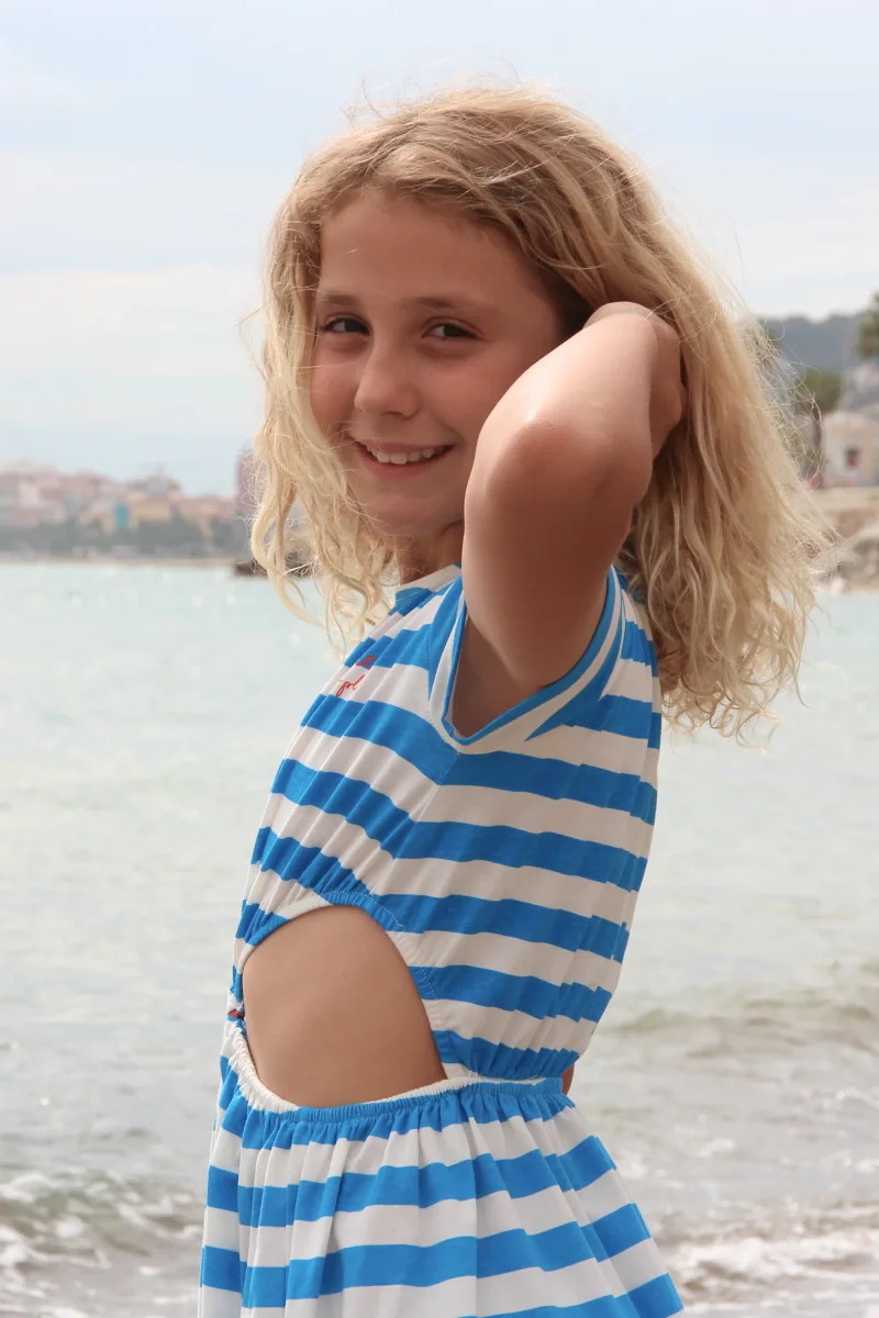 Vestido de niña azul de rayas - Imagen 5