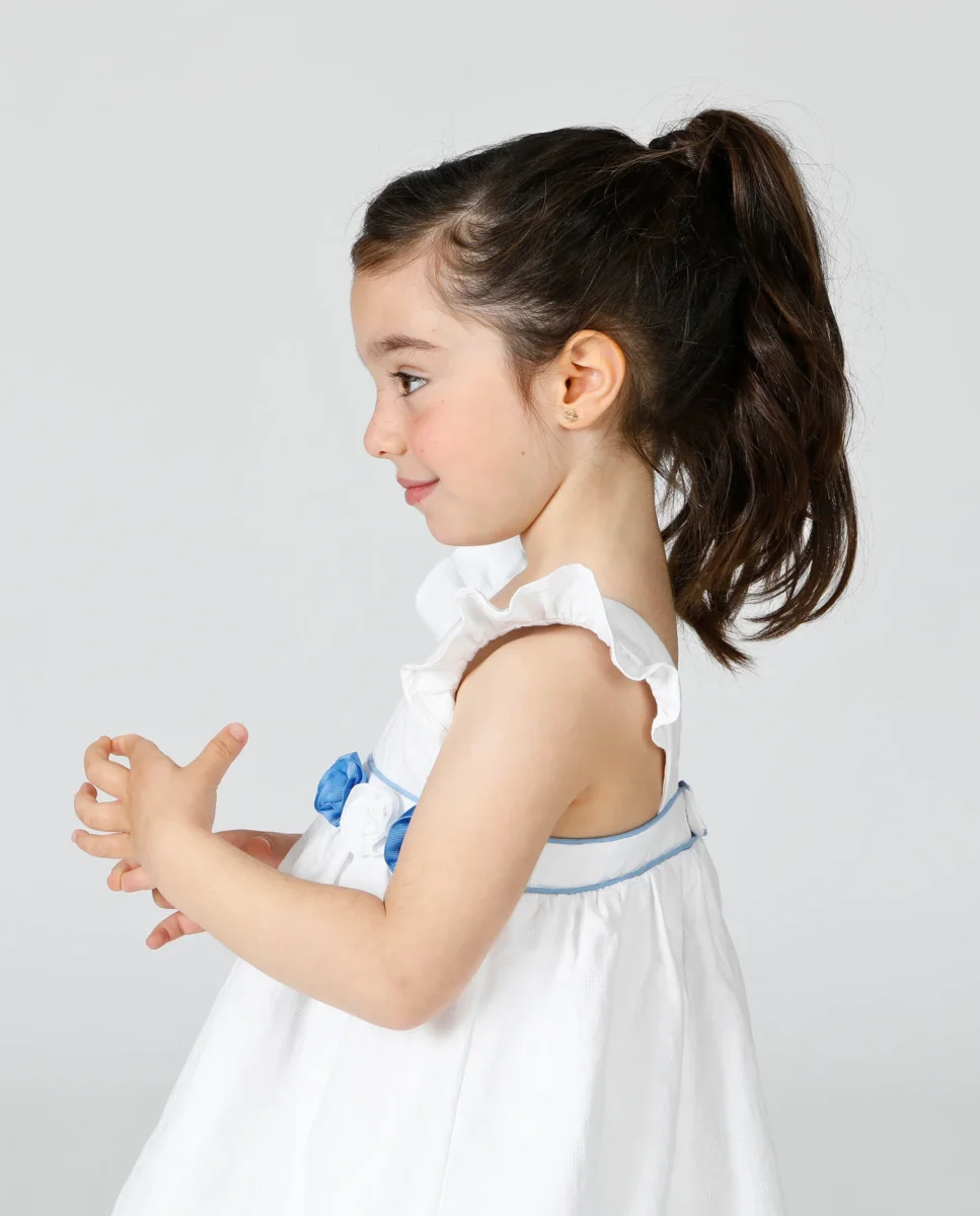 Vestido de bebé blanco con flores azules - Imagen 8