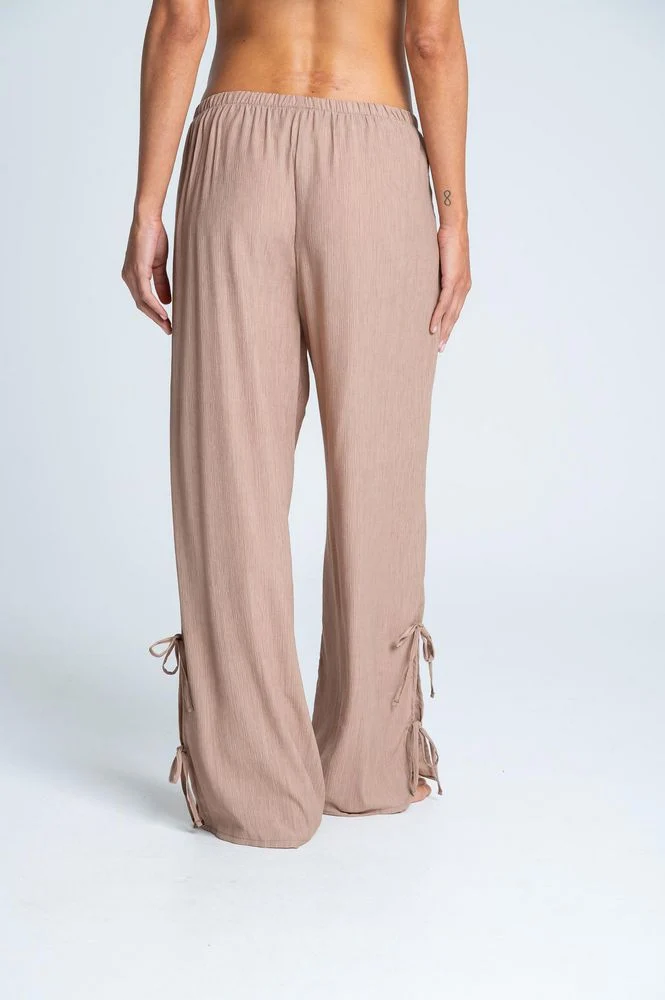 Pantalón Pijama Amplia BRONZINI X ISABEL HENAO - Imagen 5