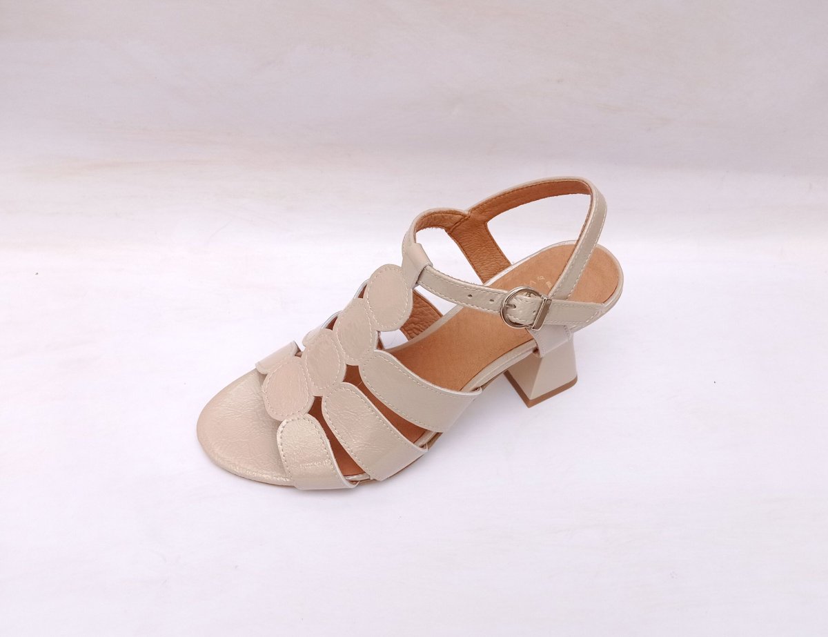 Sandalias de tiras en piel charol Too by Virus color piedra - Imagen 4