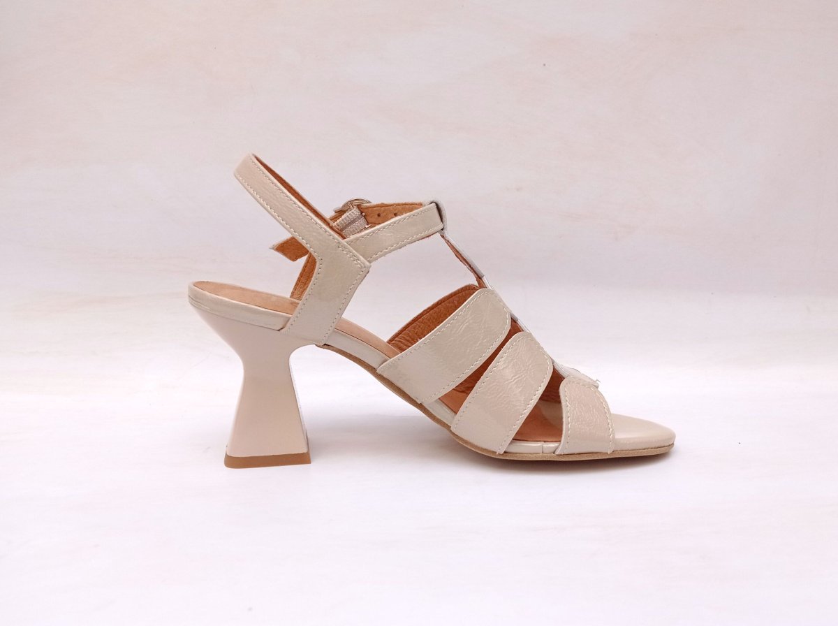 Sandalias de tiras en piel charol Too by Virus color piedra - Imagen 5