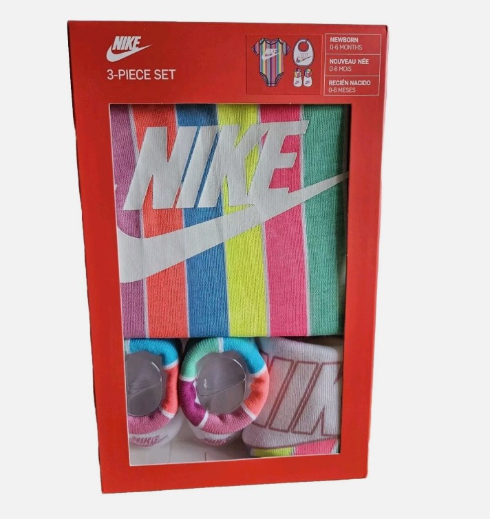 NIKE – Conjunto Bebé 3 Piezas Body Babero Patucos 0-6 Meses Multicolor Original Regalo Recién Nacido GN0569-ACG