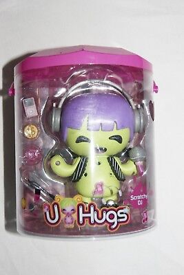 U HUGS – Muñeca Sweety Rock + 12 Pins | Muñeca Personalizable - Imagen 3
