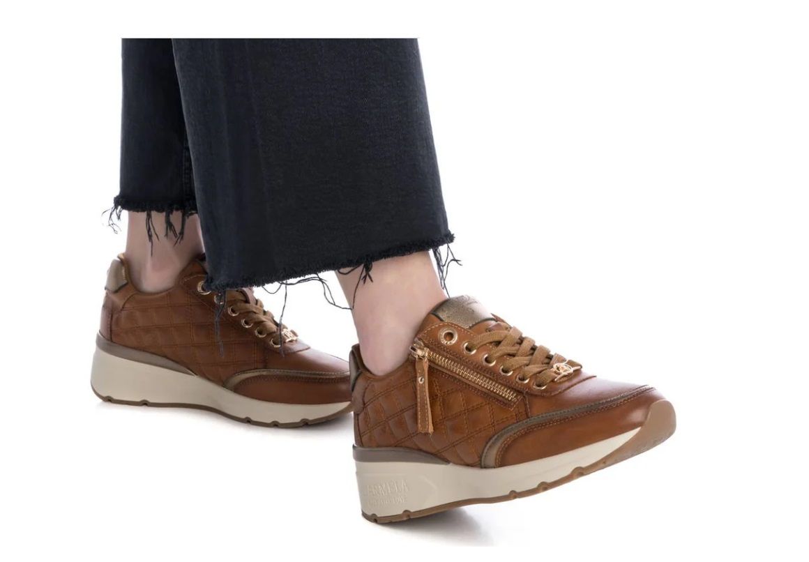 Zapatillas para mujer CARMELA 16195402 camel - Imagen 3