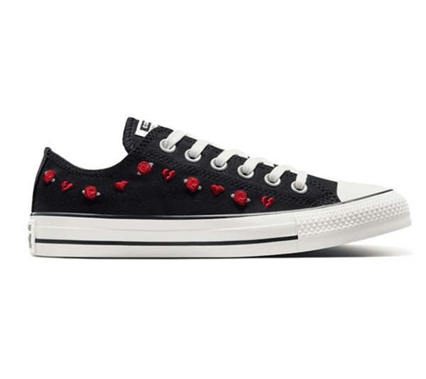 CONVERSE – Converse Chuck Taylor Negras con Corazones Mujer San Valentín