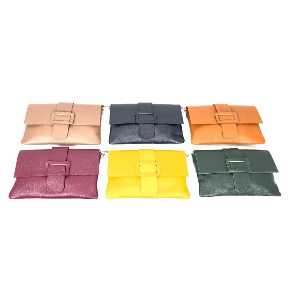 Bolso Bandolera en Piel Italiana para Mujer con Hebilla Decorativa, Solapa y Cremallera - Imagen 7