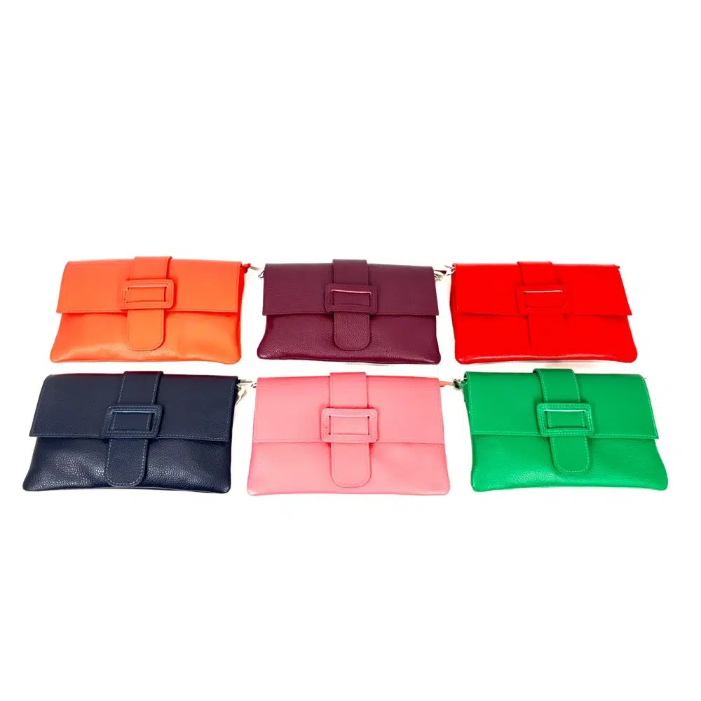 Bolso Bandolera en Piel Italiana para Mujer con Hebilla Decorativa, Solapa y Cremallera - Imagen 8