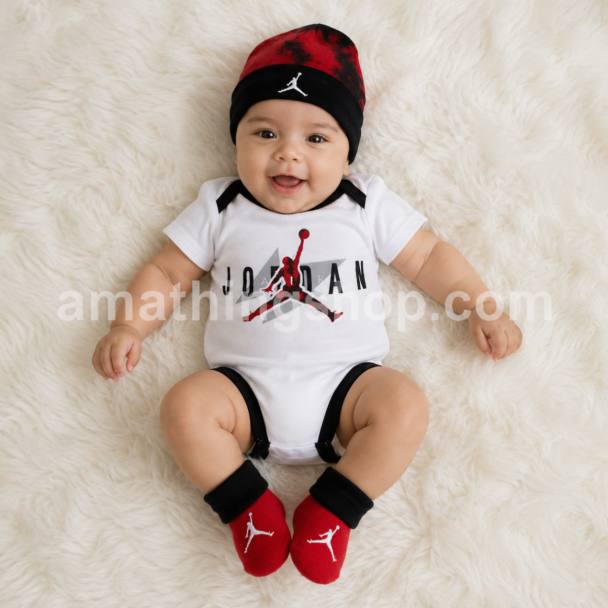 NIKE – Conjunto Bebé Air Jordan 3 Piezas Body Gorro y Patucos Blanco Negro Rojo Edición Limitada NJ0446-001 - Imagen 4