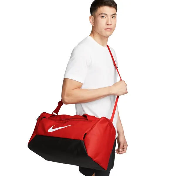 NIKE – Bolsa de Deporte Nike Brasilia 9.5 Roja DM3976-657 41L Unisex Gimnasio Viaje - Imagen 6