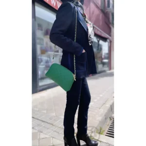 Bolso de piel con asa larga estilo cadena