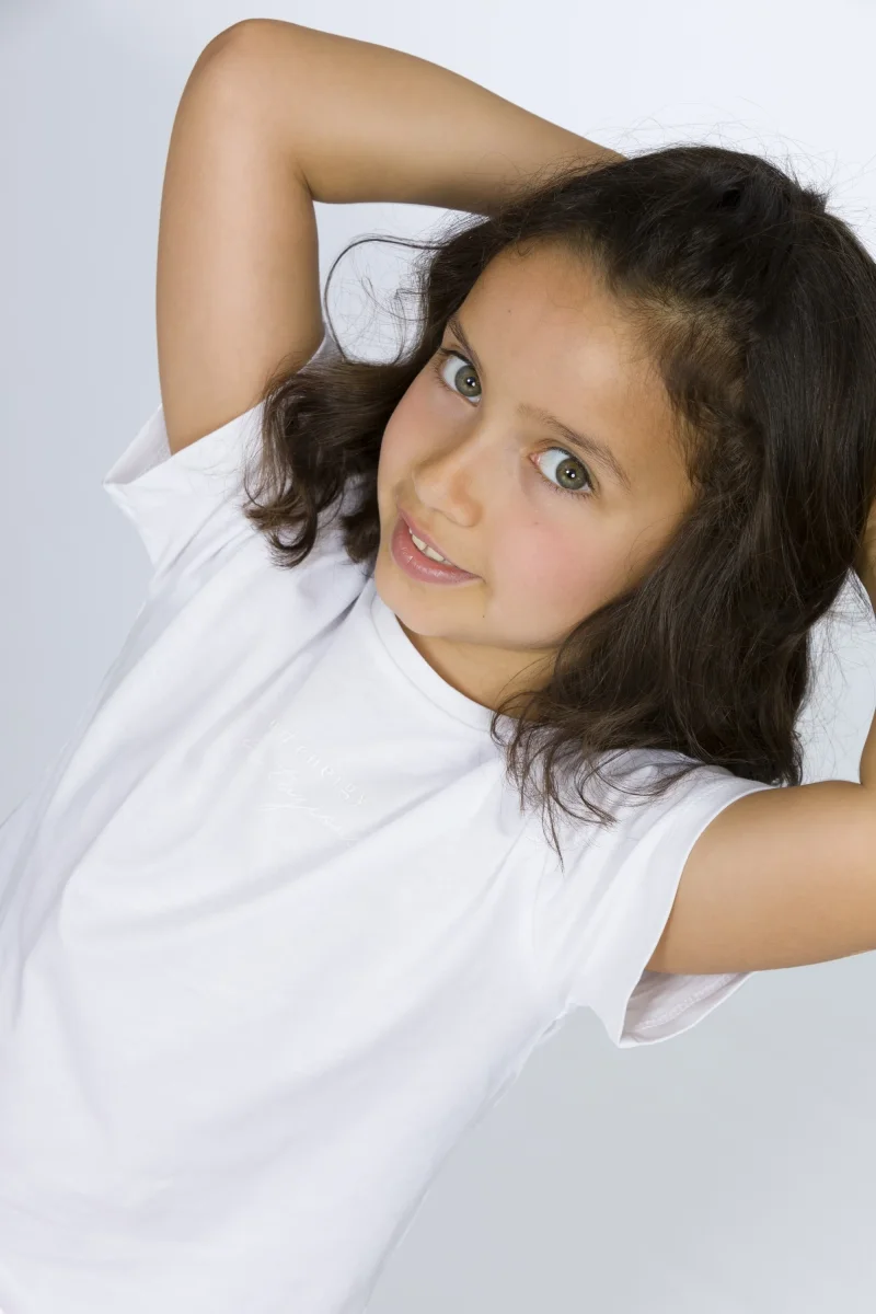 Camiseta de niña blanca manga corta - Imagen 4