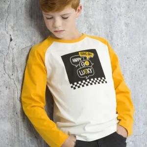 Camiseta manga larga niño estampada mostaza