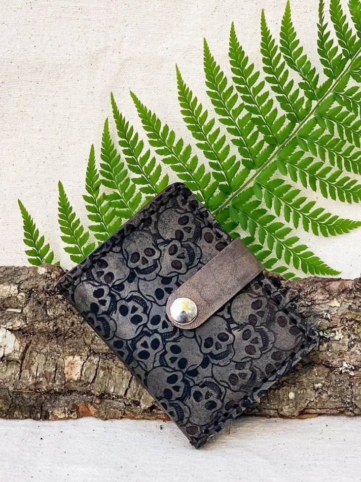 Cartera pequeña Calaveras Negro