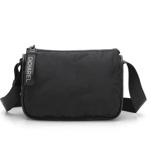 Bolso CACHAREL · Bandolera mediana · Con triple compartimento · Color Burdeos, Negro y Acero