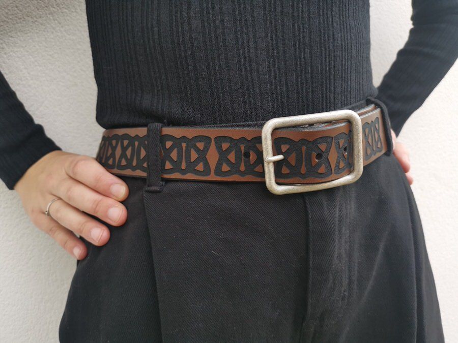 Cinturón grabado Nudos