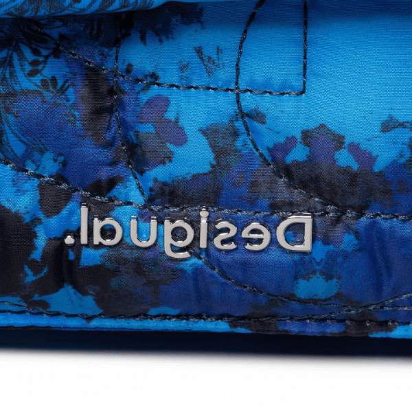 DESIGUAL – Bolso Bandolera Desigual Camoflower Zurich Azul 20SAXA34 - Imagen 7