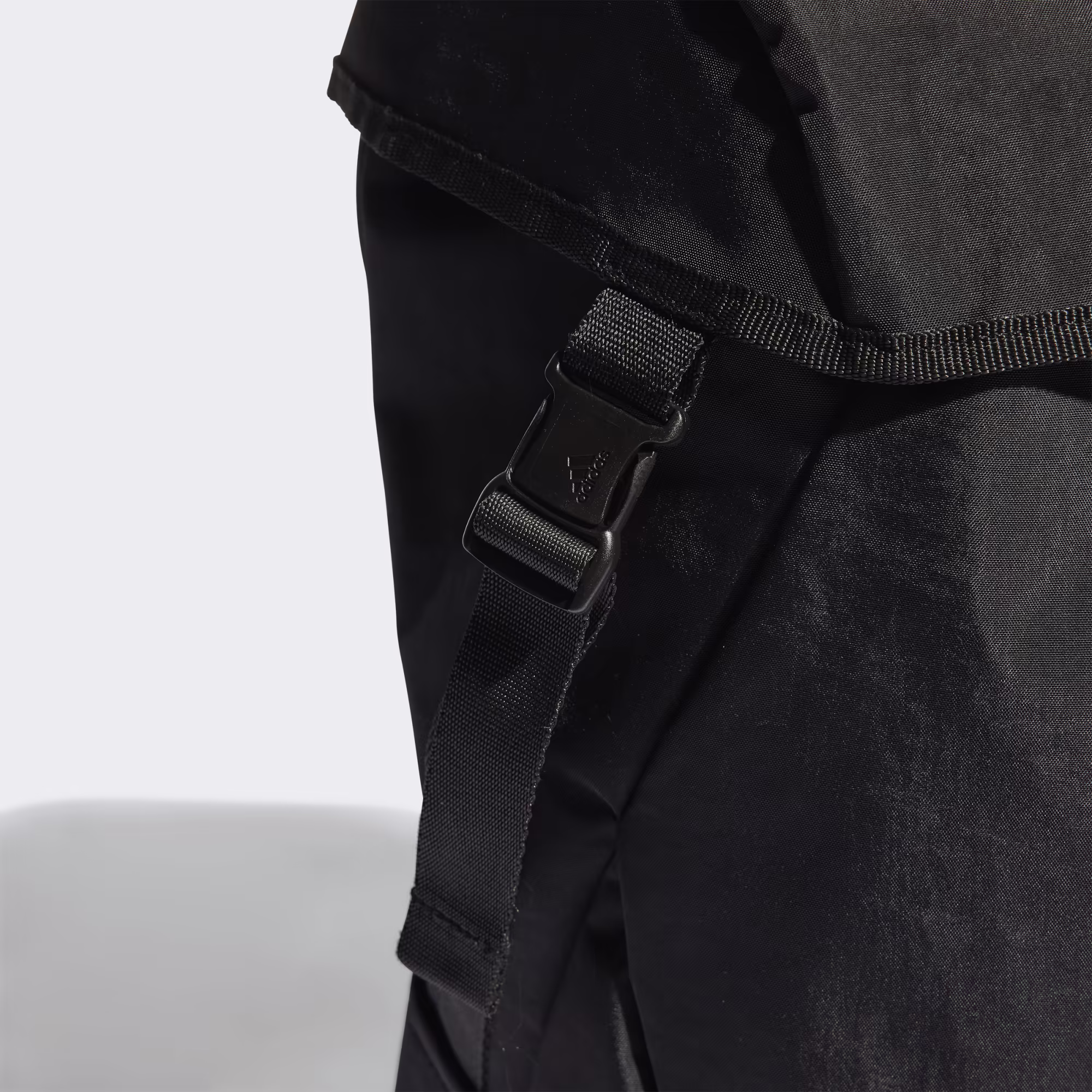 ADIDAS – Mochila Adidas Negra 27,5 L HC7269 para Portátil, Trabajo, Universidad y Gimnasio - Imagen 7
