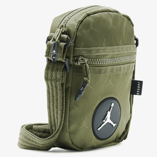 NIKE – Bolso Bandolera Jordan Jacquard Festival Bag – Verde Caqui con Logo Metálico - Imagen 3
