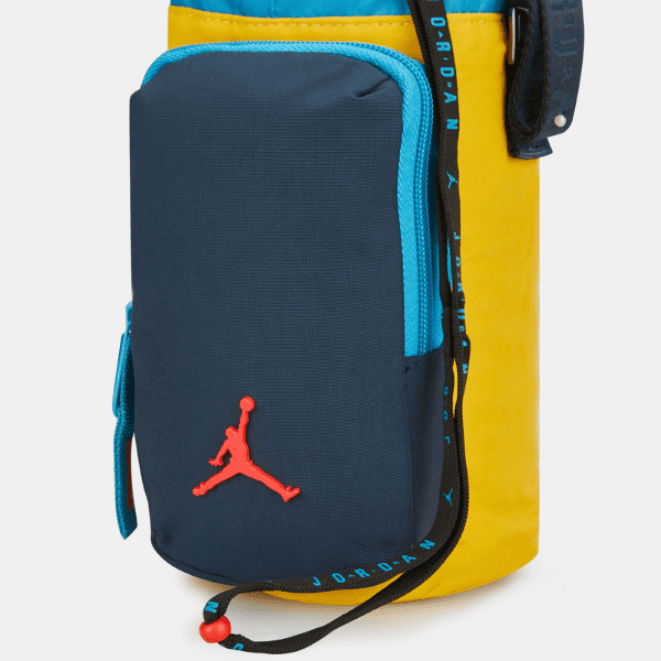 NIKE – Bandolera Portabotellas Jordan Water Bottle Holder Azul Amarillo 9A0594-Y0H - Imagen 5