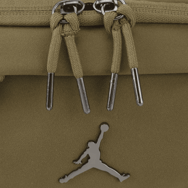 NIKE – Riñonera Jordan Suede Air Olive Flak verde oliva | Unisex 9A0317-F1F-EH - Imagen 3