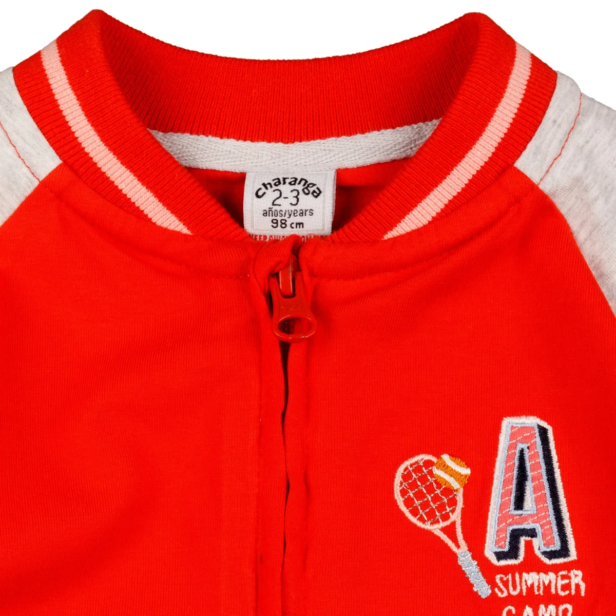 Chaqueta beisbolera con raqueta de tenis